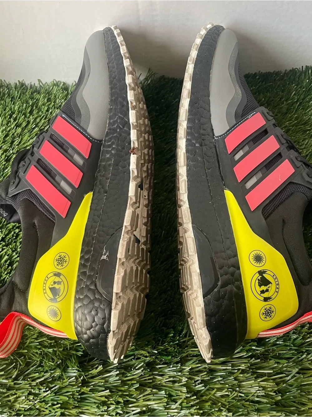 Adidas UltraBoost All-Terrain EG8097 Men’s 9.5 Black Shock Red Shoes